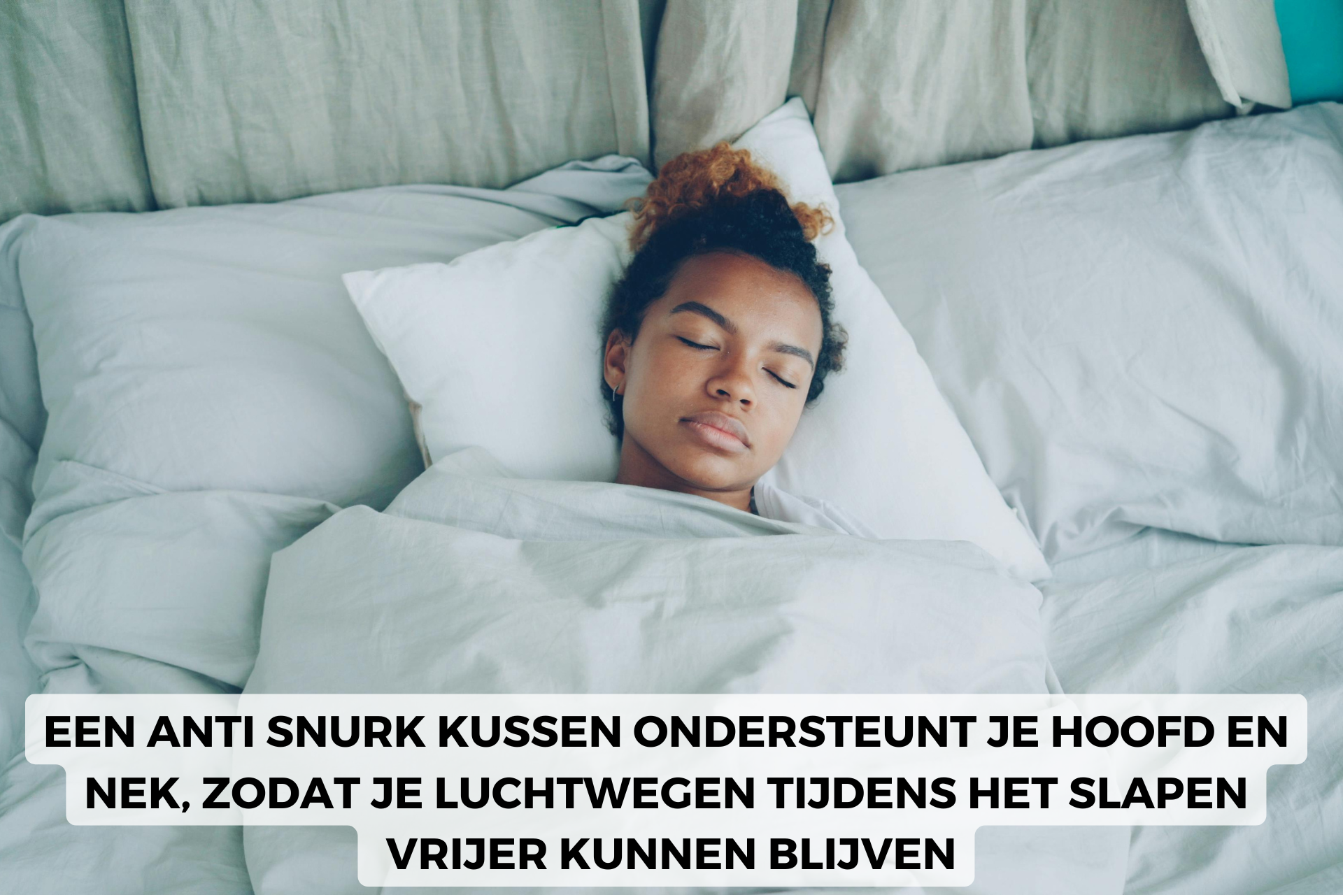 Iemand slaapt op een anti-snurkkussen